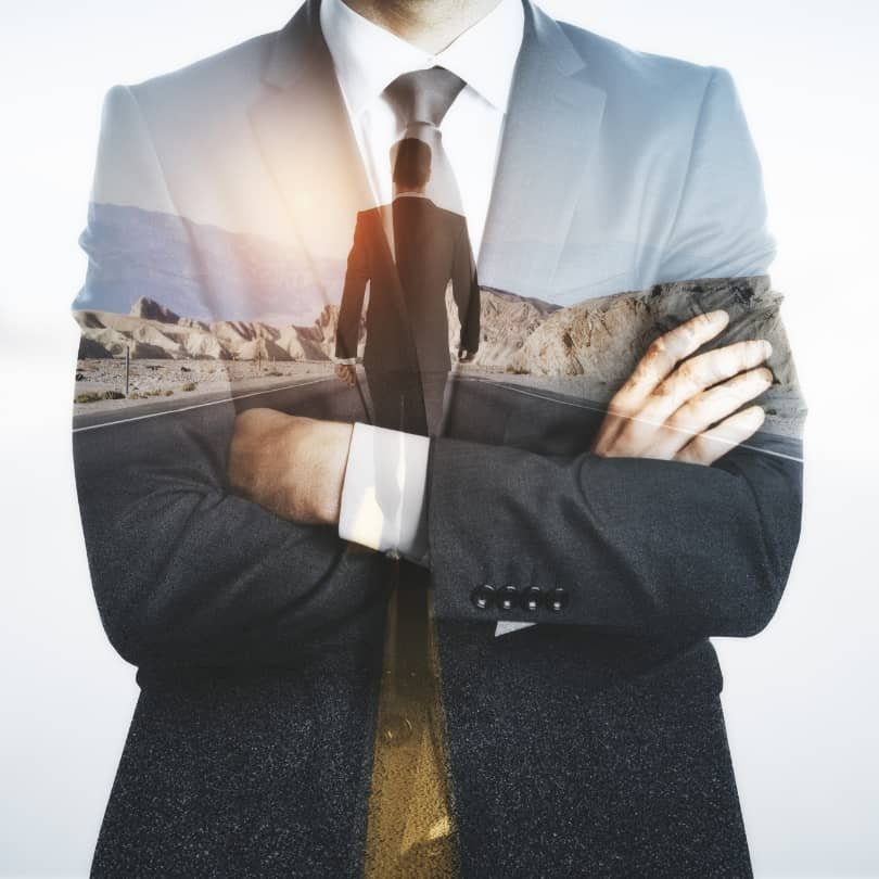 Empatia, visão estratégica de IA, comunicação e liderança